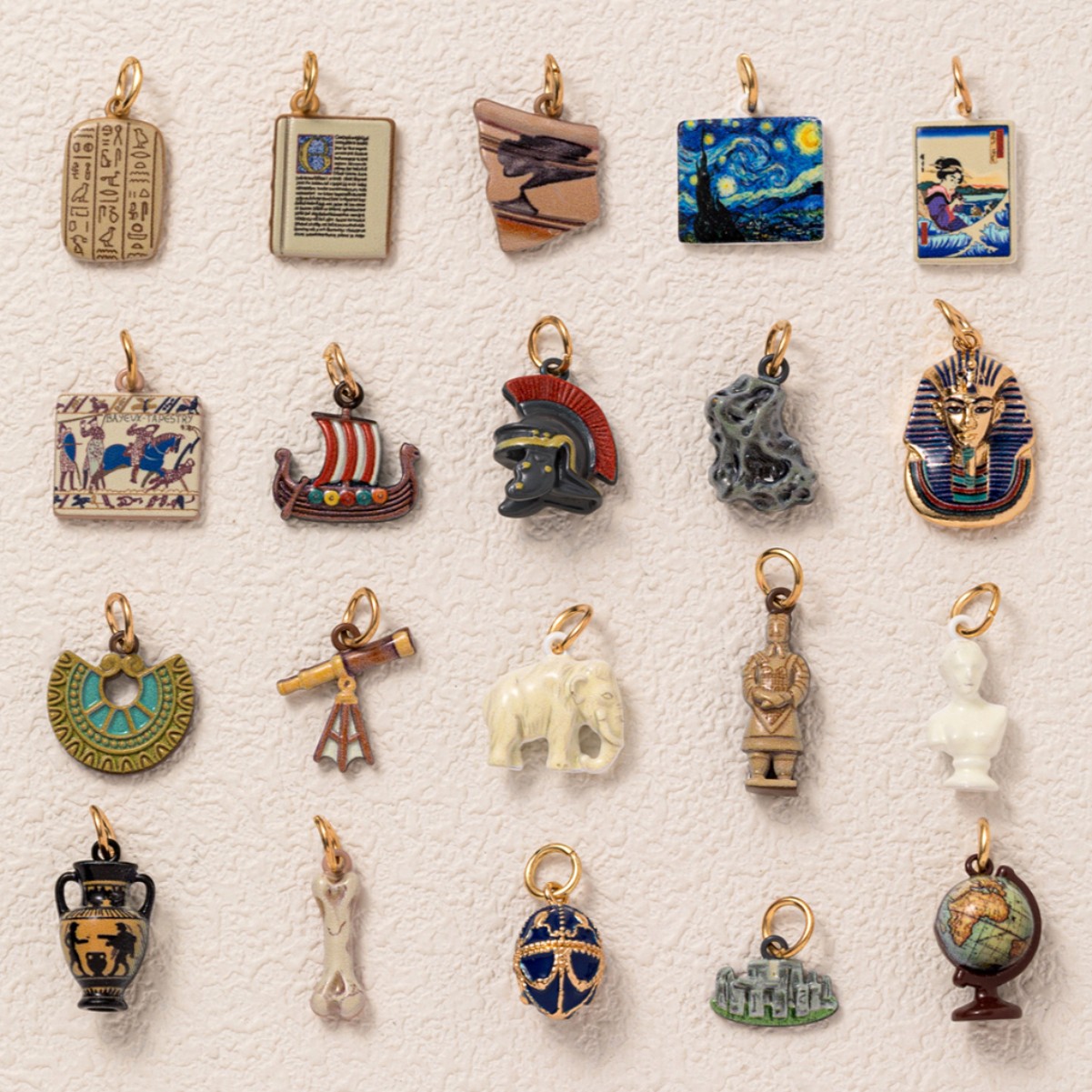 Miniaturas de Figuras Antigas  - Jewelry Making History avaliação e preço